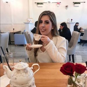 Meet your Posher, Narda